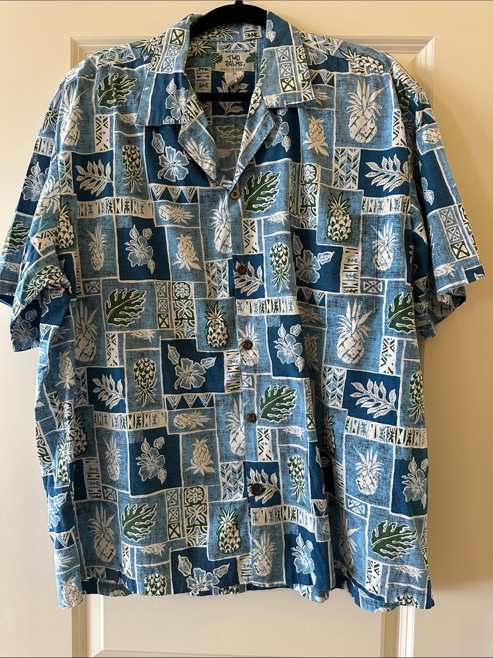 Men's Blue Tropical Print Short-Sleeve Button Down Shirt Made in Hawaii